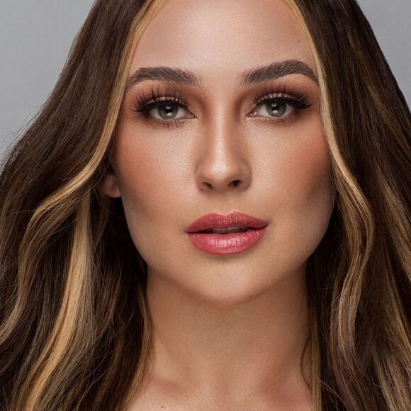 Kenia Ontiveros Beauty Glow and Go Kit 6 products in one pretty palette NEW - Picture 5 of 8